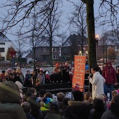 Sankt Nikolaus synger