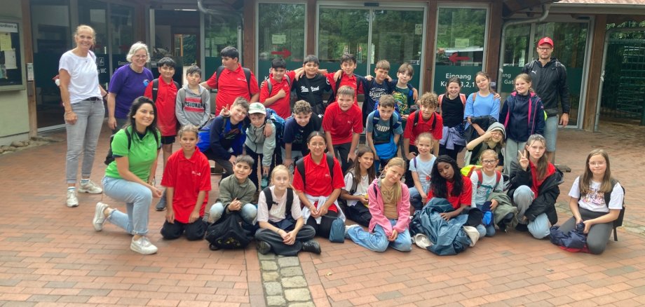 Klasse 4c på udflugt til zoologisk have med deres partnerskole