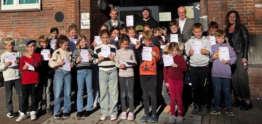 Remise des insignes sportifs Les élèves de l'école Victoria se voient remettre le badge sportif