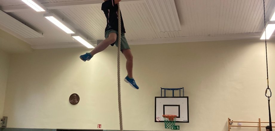3c klasė užsiima sportu.