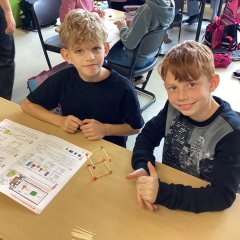 Modeli robov pri pouku matematike.
