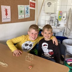 Modeli robov pri pouku matematike.