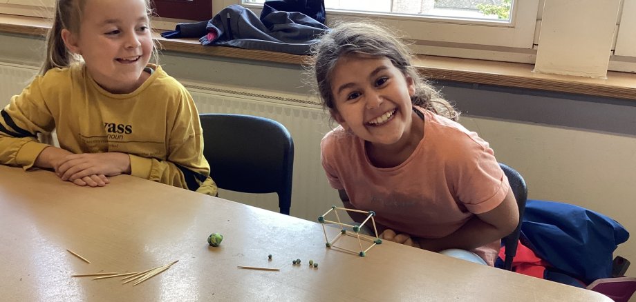 Modeli robov pri pouku matematike.