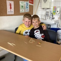 Modeli robov pri pouku matematike.