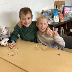 Modeli robov pri pouku matematike.